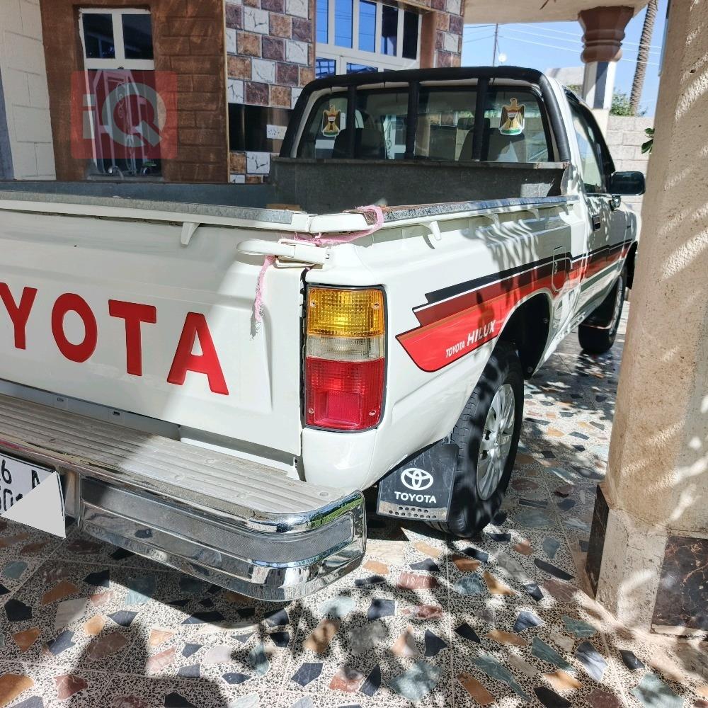 تويوتا هايلوكس